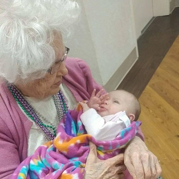 Meet your Posher, Amanda - Picture 1 of 1